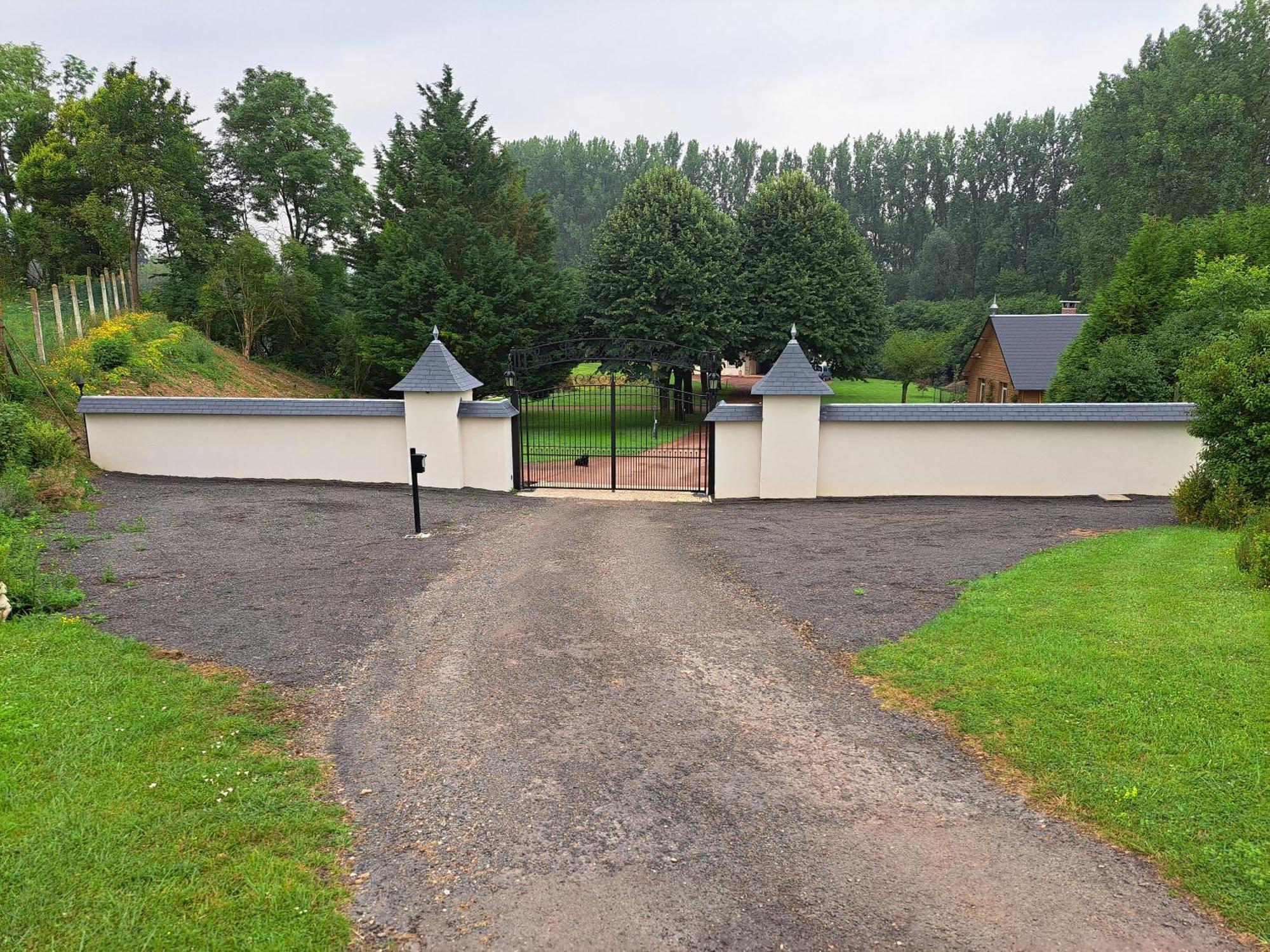 Adorable maison d’hôtes bordée d’étangs au calme. Grandcourt  Esterno foto